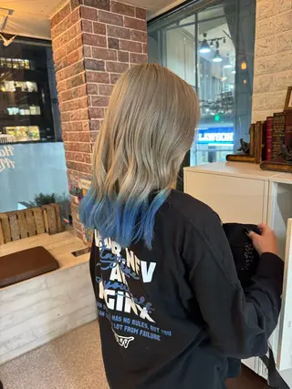 ミディアム カラー レイヤーウルフ エクステ磯部のヘアスタイル