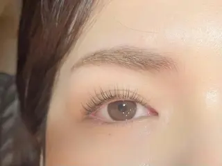マツエク・マツパ サラバイ ニコットの眉毛・アイブロウイメージ