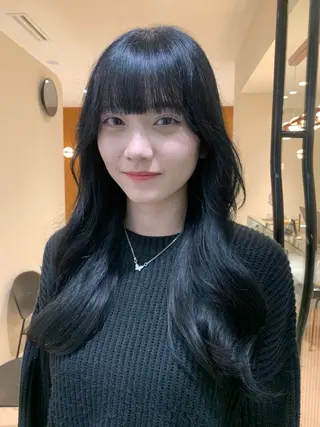 ロング カラー yiye shioriのヘアスタイル