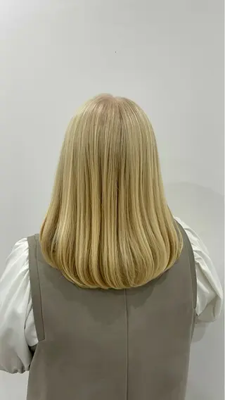 セミロング ニシザカ マナのヘアスタイル