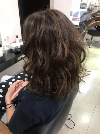 セミロング カラー ヘアアレンジ 烏山 達也のヘアスタイル