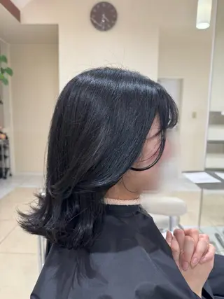 ミディアム カラー 長屋 琴乃のヘアスタイル