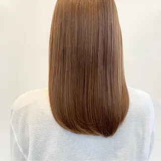 ミディアム カラー トップ スタイリストのヘアスタイル