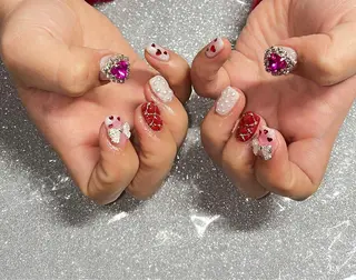 ネイル VIERU 🌈🎀💖のネイルデザイン