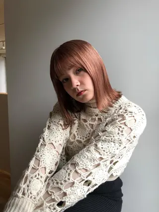 ミディアム カラー ネイル マツエク・マツパ アイブロウ ⭐ハイトーンブリーチ ミルクティーピンクのヘアスタイル