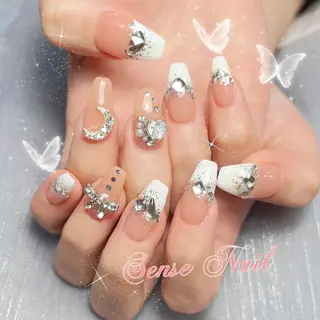 ネイル Yukiko 🌙のネイルデザイン