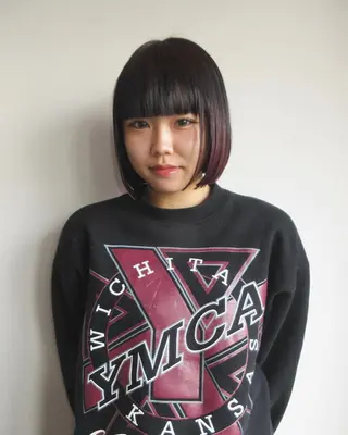 ミディアム 小長谷 夕菜のヘアスタイル