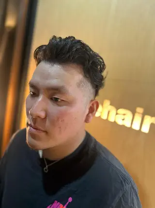 ショート フェードとパーマ特化 小池 魔裟斗のヘアスタイル