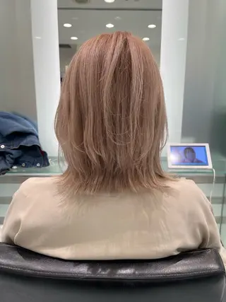 ミディアム カラー TAYA 玲央のヘアスタイル