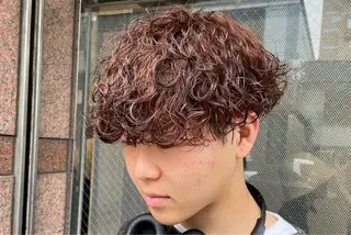 カラー パーマ メンズ フェザーパーマメンズ ツイスパ京都駅前のヘアスタイル