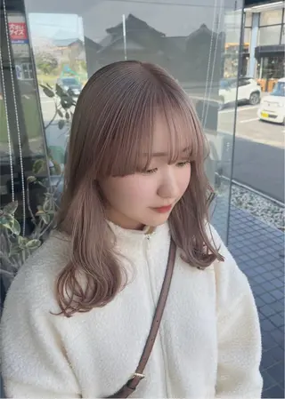 ミディアム alu yuinaのヘアスタイル