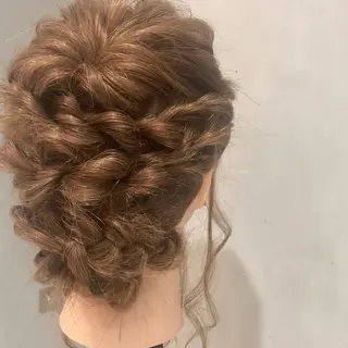 ミディアム ヘアアレンジ カジュアルを女っぽく 𝗮𝘆𝗮𝗰𝗼のヘアスタイル