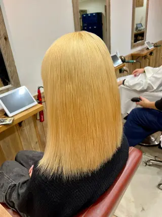 セミロング 🌈ダブルカラー🌈 💚みやのしんじ💚のヘアスタイル