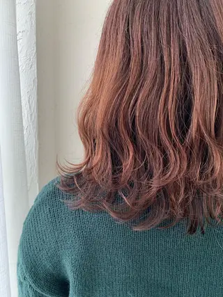 ミディアム カラー fio マナミのヘアスタイル