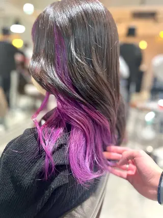 セミロング カラー 🌈インナーカラー ‘ショウマ’🌈のヘアスタイル