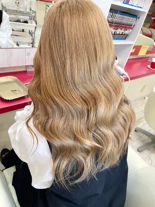 カラー かずくん🦩名古屋 ハイトーン/レイヤーのヘアスタイル