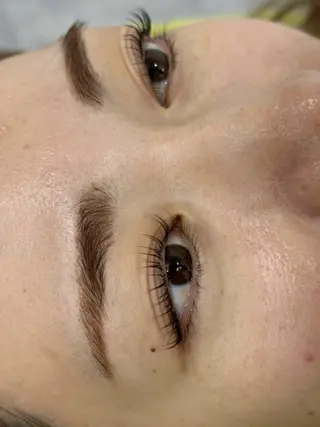 マツエク・マツパ RILOHANA 宮平のヘアスタイル