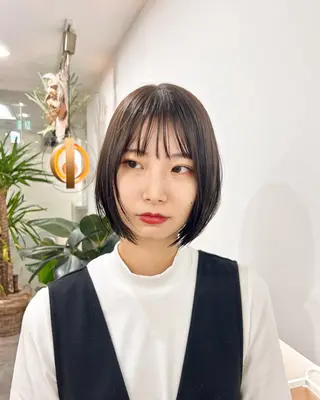 ショート カラー コバヤシ リョウのヘアスタイル
