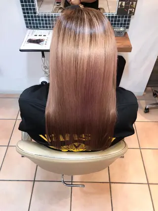 ロング カラー 吉田 瑛美のヘアスタイル