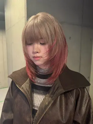 セミロング カラー だいち/ブリーチ/ レイヤーカットのヘアスタイル