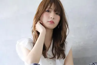 ロング 🎗️comoda 神戸三宮 髪質改善のヘアスタイル