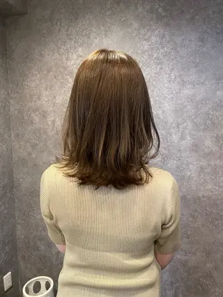 ミディアム 初めてのレイヤーは お任せ！川緑　一吹のヘアスタイル