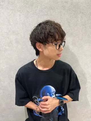 ショート パーマ メンズ 巖本 真希のヘアスタイル