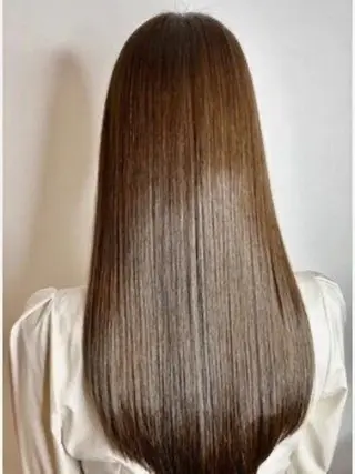 ロング 樋川 早紀のヘアスタイル