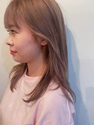 セミロング カラー OKA AKIHOのヘアスタイル