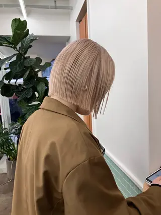 ショート カラー ムード造るハイトーン ケアブリーチ/ユウキのヘアスタイル