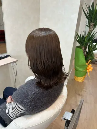 ミディアム カラー 砂野 真璃奈のヘアスタイル