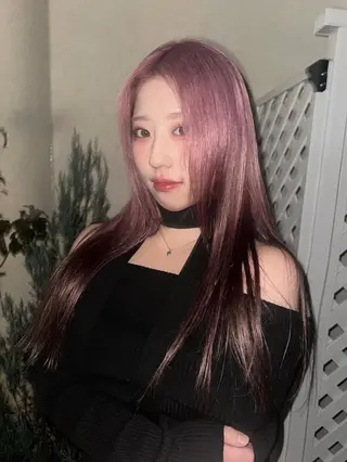 ロング ✴︎TO-MA✴︎ レッドカラー/透明感のヘアスタイル