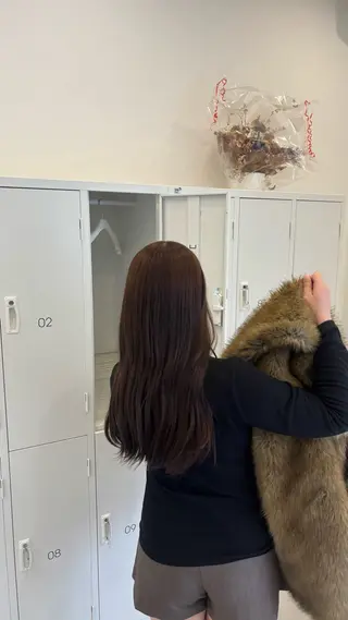 ロング カラー Agu. / KAEDEのヘアスタイル