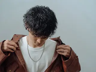 パーマ メンズ DAZZLE hair RUSH所属・波巻き得意 メンズ美容師/松井陸のヘアスタイル