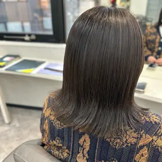 ミディアム 荻野 晴香のヘアスタイル