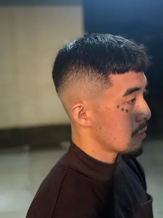 ショート メンズ 足立 享祐のヘアスタイル