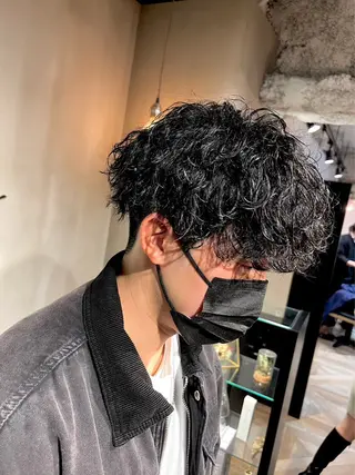 パーマ メンズ 艶感/レイヤーカット 🌐Taketoのヘアスタイル