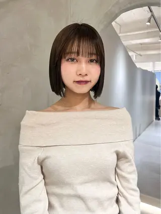 ミディアム effect横浜所属・切りっぱなしボブ/ 艶カラー/綾莉のヘアスタイル