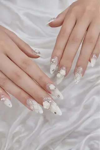 ネイル MQueen ネイルサロンのネイルデザイン