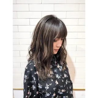 ミディアム EIGHT plum TOKIOリミテッドのヘアスタイル