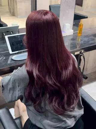 ロング カラー カナ：ホワイトカラー /ピンクカラー‎のヘアスタイル