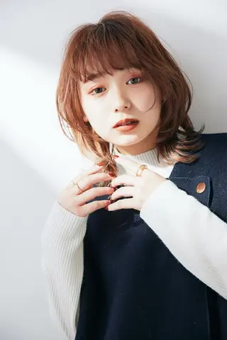 ミディアム 🎨インナーカラー が得意👍新垣⚜️のヘアスタイル