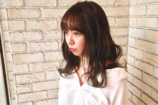 ミディアム カラー 東條 克義のヘアスタイル