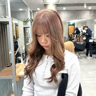 ロング カラー Runa/大人 かわいいハイトーンのヘアスタイル