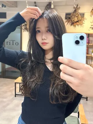 ロング 韓国/透明感 Veluaのヘアスタイル
