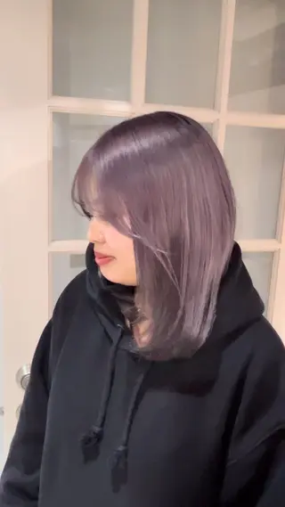 カラー ニトウ レイナのヘアスタイル