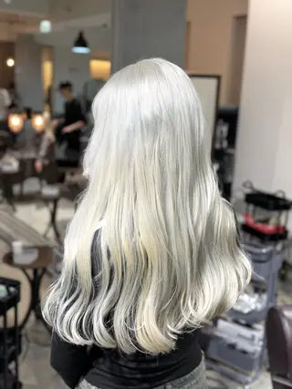 セミロング カラー 🌈インナーカラー ‘ショウマ’🌈のヘアスタイル