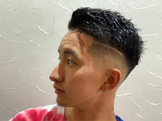 ショート パーマ メンズ 渡邉 真生のヘアスタイル