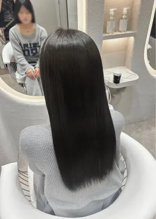 セミロング 𝑴𝑰𝒀𝑼🩰 /透明感カラー/青山のヘアスタイル