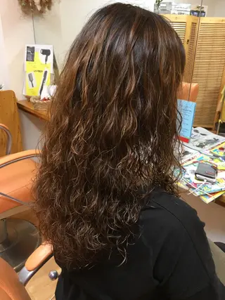 ロング カラー 「学生向けストレート パーマ」　湯浅　貴子のヘアスタイル